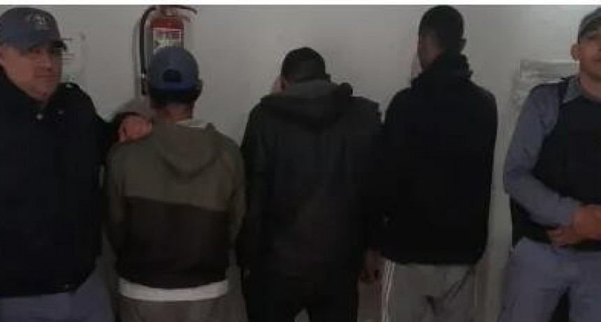 DELINCUENTES INGRESARON A UN JARD&Iacute;N PARA ROBAR Y QUISIERON EVITAR SUS DETENCIONES A "GOMERAZOS"