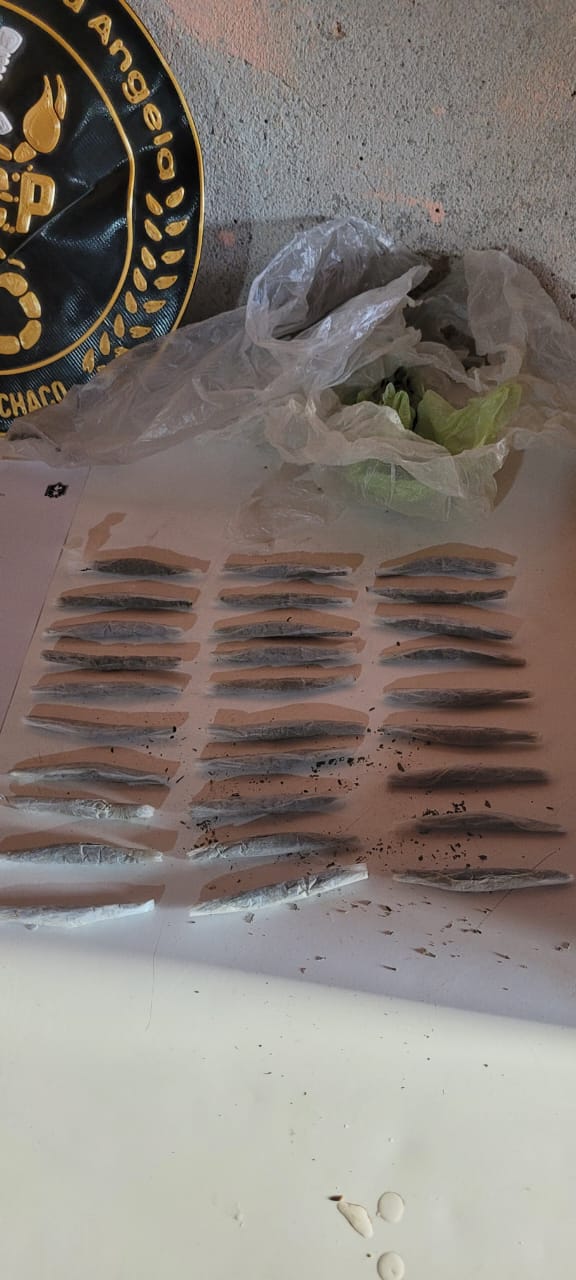 Villa &Aacute;ngela: ALLANAN UNA CASA DEL BARRIO SARGENTO CABRAL E INCAUTAN VARIOS PORROS DE MARIHUANA