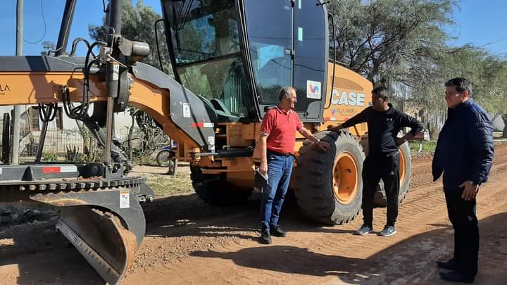 LA MUNICIPALIDAD DE VILLA ÁNGELA AVANZA CON EL BACHEO EN LAVALLE Y MORENO Y ANUNCIA NUEVAS OBRAS