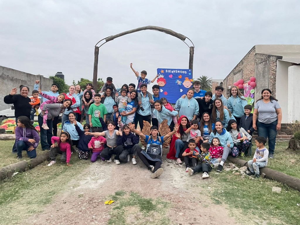 Villa Ángela: Alumnos de la UEGP N°28 Félix Frías realizaron una actividad solidaria en la comunidad