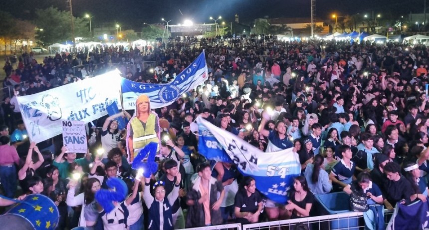 Villa &Aacute;ngela: Con una multitudinaria participaci&oacute;n de j&oacute;venes dio inicio la Estudiantina 2024