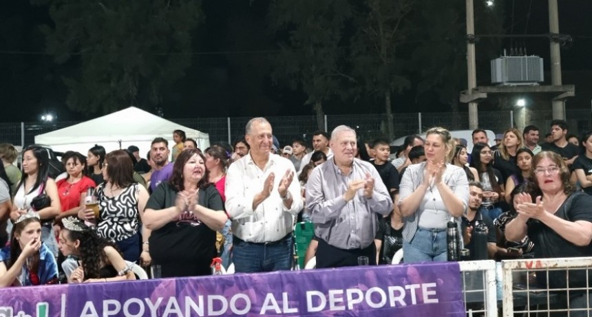 Villa &Aacute;ngela: ALEJANDRA B&Uuml;HLER DESTAC&Oacute; EL CIERRE DE LA ESTUDIANTINA 2024 QUE FINALIZ&Oacute; CON EL DESFILE DE CARROZAS