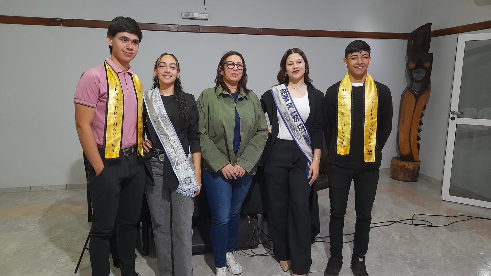 ELECCIÓN DE REINAS Y REYES 2025 EN EL MARCO DE LA ESTUDIANTINA
