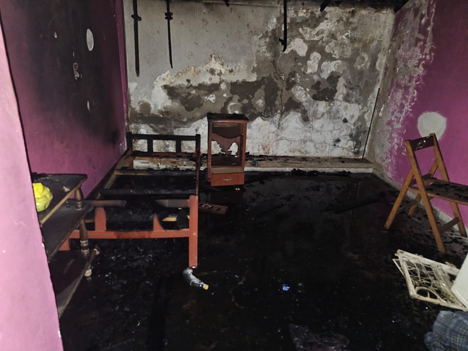 VILLA ÁNGELA: SE INCENDIÓ PARTE DE UN DEPARTAMENTO,  LAS PÉRDIDAS FUERON SÓLO MATERIALES