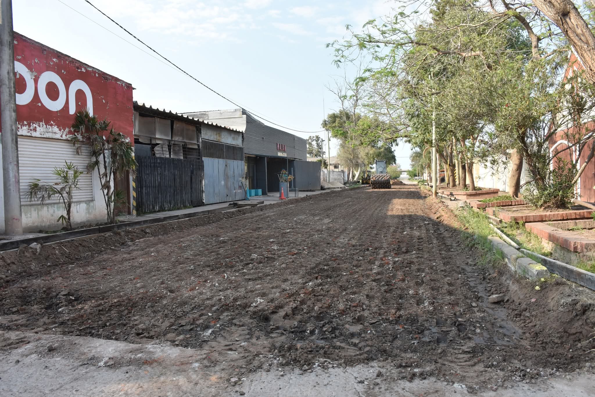 VILLA ÁNGELA: EL MUNICIPIO INICIA LOS TRABAJOS PARA EL CIERRE DE MALLA ASFALTICA EN CALLE LAVALLE