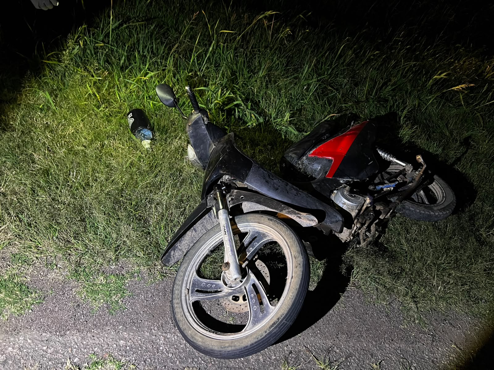 ACCIDENTE SOBRE RUTA 95: DOS MOTOCICLISTAS RESULTARON HERIDOS TRAS UNA COLISI&Oacute;N CON UNA CAMIONETA