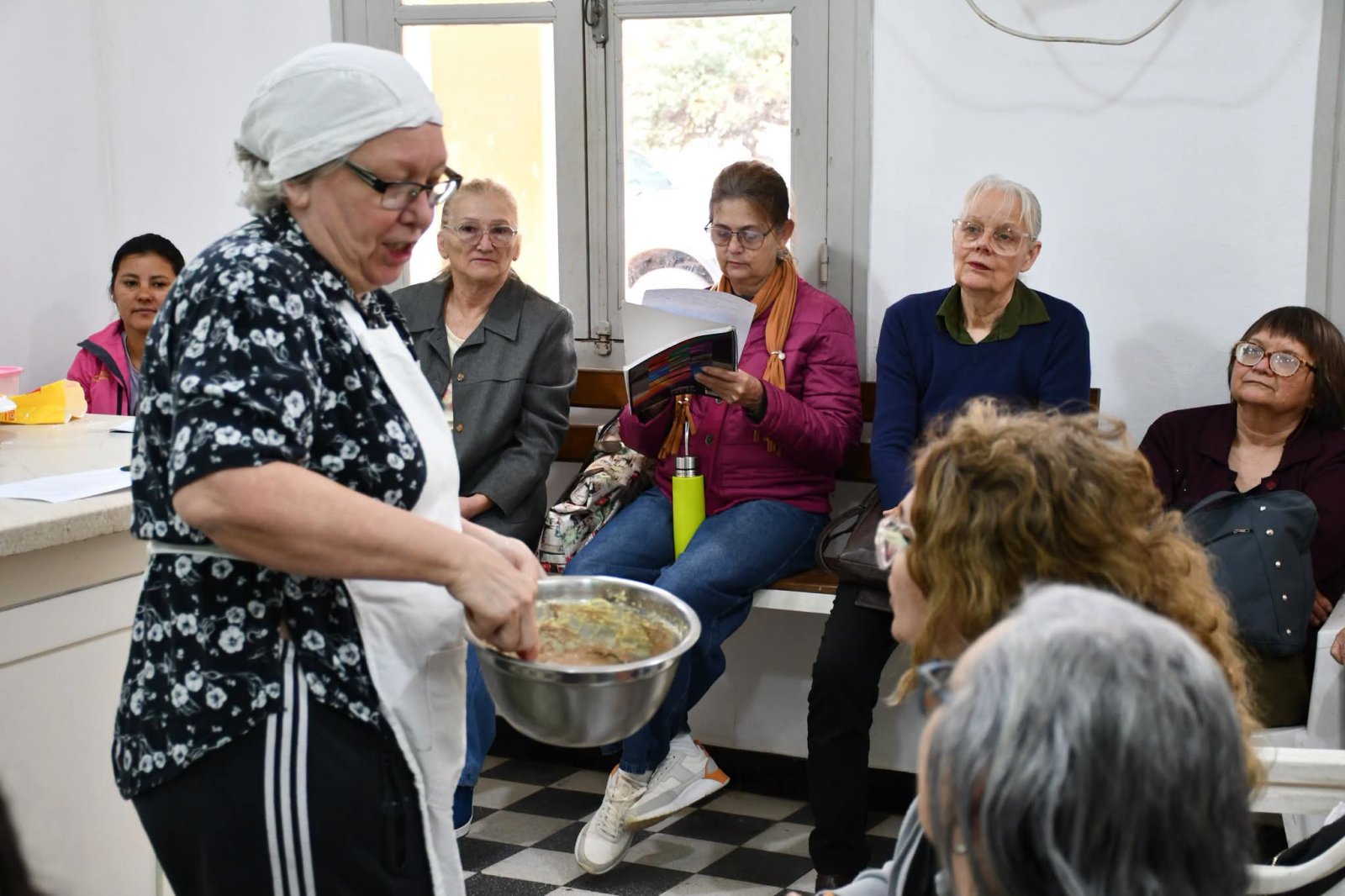 VILLA &Aacute;NGELA: EL MUNICIPIO REALIZ&Oacute; UN NUEVO TALLER GRATUITO DE COCINA PARA CEL&Iacute;ACOS