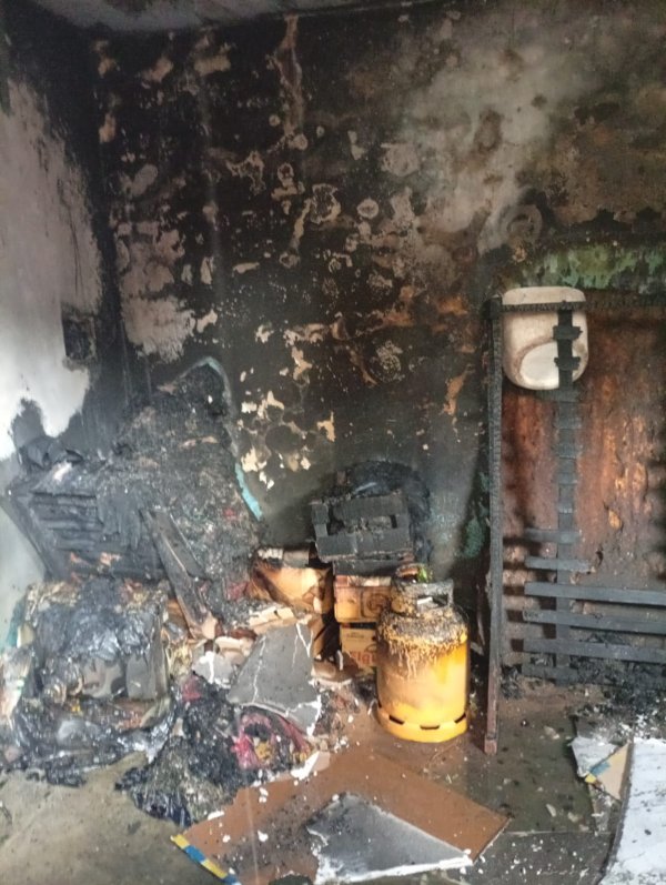 VILLA &Aacute;NGELA: UNA FAMILIA PERDI&Oacute; SU VIVIENDA EN UN INCENDIO Y SOLICITA AYUDA PARA RECONSTRUIR SU HOGAR