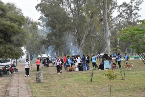 JORNADA RECREATIVA EN EL CAMPING MUNICIPAL: INSTITUCIONES DE LA LOCALIDAD CELEBRAN EL D&Iacute;A DEL ESTUDIANTE Y LA PRIMAVERA