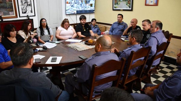 Villa &Aacute;ngela: TRABAJO ARTICULADO CON LAS FUERZAS DE SEGURIDAD ANTE EL FEN&Oacute;MENO DE 