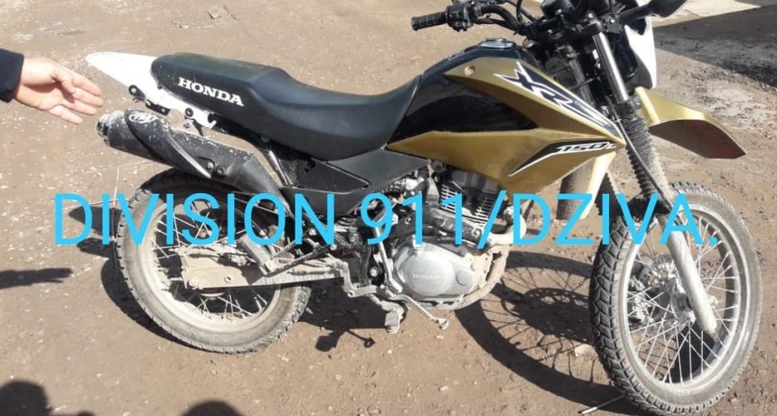 SECUESTRAN MOTO ABANDONADA EN LA V&Iacute;A P&Uacute;BLICA, SE BUSCA AL PROPIETARIO.