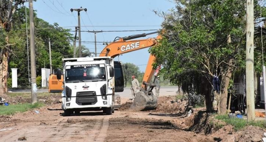 Villa Angela: Realizaci&oacute;n del asfalto en calle Pellerano  