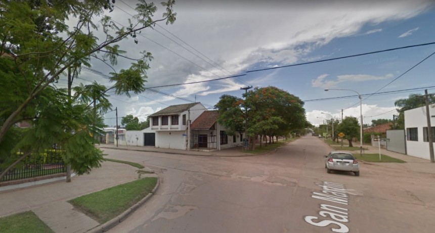 Villa &Aacute;ngela: ACCIDENTE DE TR&Aacute;NSITO | UNA MOTO PERDI&Oacute; EL CONTROL AL ENCONTRARSE CON UN BACHE EN LA ESQUINA