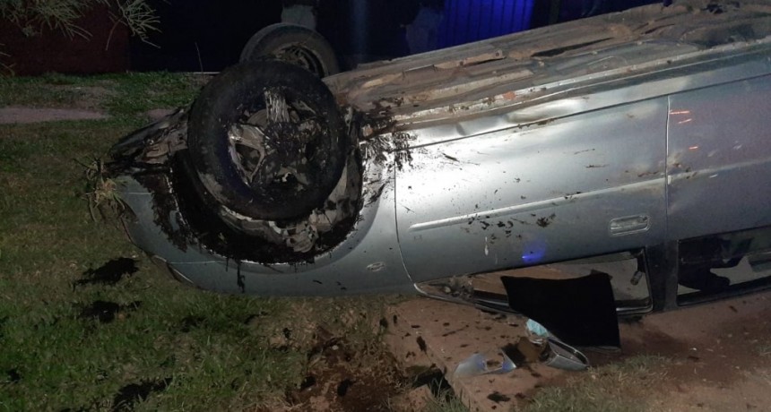 Villa &Aacute;ngela: EN APARENTE ESTADO DE EBRIEDAD VOLCARON EL AUTO