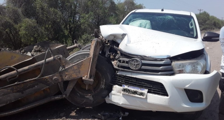 Villa &Aacute;ngela: ACCIDENTE ENTRE UN TRACTOR CON ENGANCHE Y UNA CAMIONETA EN EL CAMINO A "LOS GANSOS"
