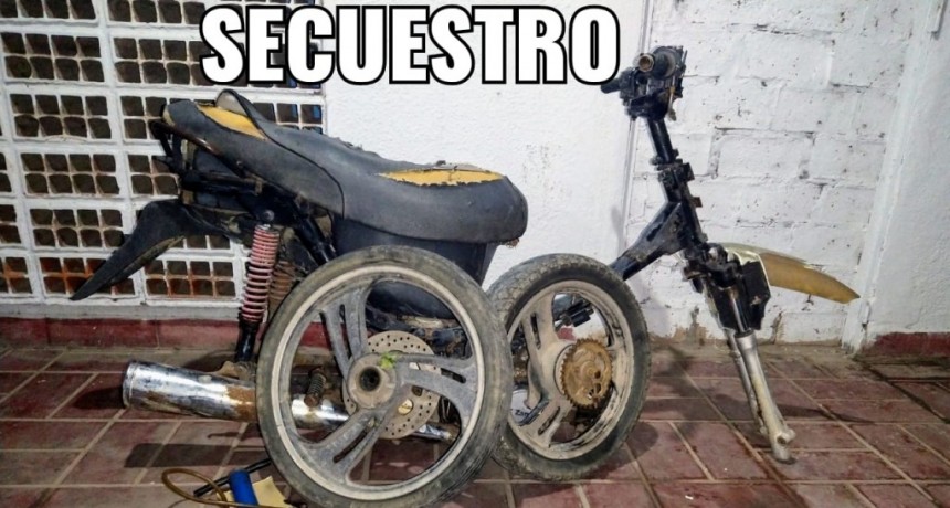 Santa Sylvina: RECUPERAN UNA MOTO Y LAS PARTES VENDIDAS A PARTICULARES. DETIENEN A TRES MASCULINOS POR EL HECHO.
