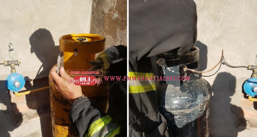 Villa &Aacute;ngela: LA DIVISI&Oacute;N DE BOMBEROS INTERVIENE EN UN ESCAPE DE GAS EN UNA VIVIENDA C&Eacute;NTRICA