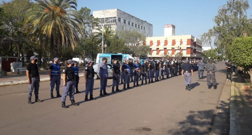 Villa &Aacute;ngela: SE DIO INICIO AL OPERATIVO POLICIAL PARA EL CUMPLIMIENTO DEL ASPO Y DISMINU&Iacute;R LOS CONTAGIOS DE COVID-19 EN LA LOCALIDAD