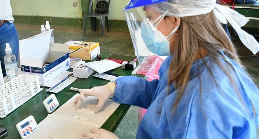 Villa &Aacute;ngela: EL SEGUNDO D&Iacute;A DEL PROGRAMA AYUDAR REALIZ&Oacute; 182 HISOPADOS CONVENCIONALES Y 38 TEST R&Aacute;PIDOS DE LOS CUALES 13 DIERON POSITIVO.