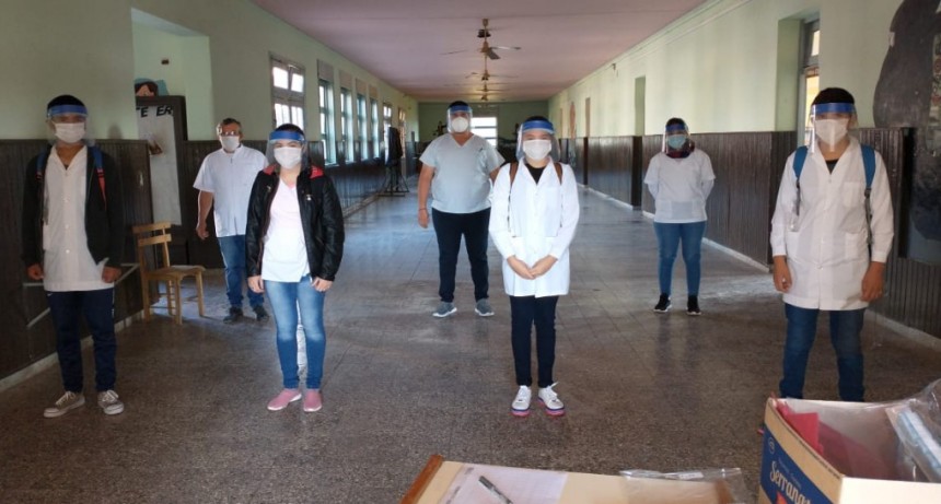 Enrique Urien: INICIO DE CLASES | INTENDENTE LILIANA PASCUA: "la cara de ellos lo dice todo, expresaban una gran felicidad, ahora a trabajar para evitar que tengamos contagios"