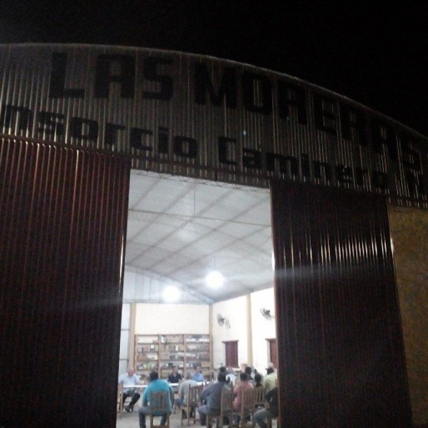 El Intendente Papp junto a Jefes de la Polic&iacute;a se reunieron con Productores del Consorcio Caminero "Las Moreras"