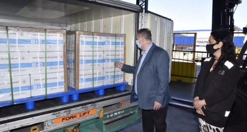 Llegaron al pa&iacute;s 1.144.000 dosis de la vacuna Sinopharm
