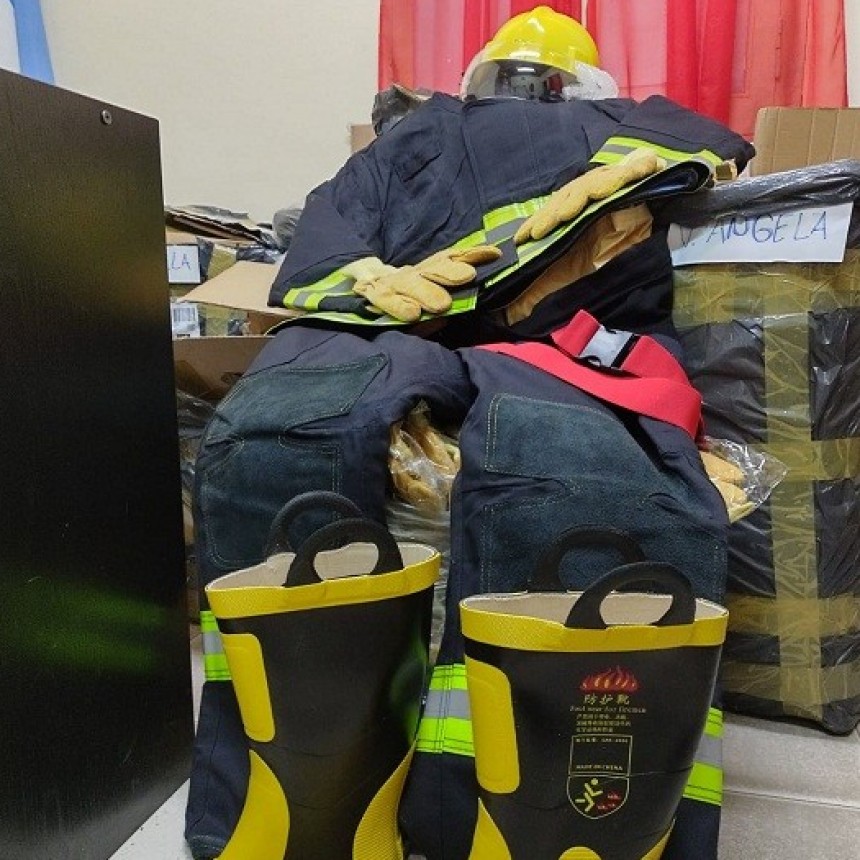Villa &Aacute;ngela: La Divisi&oacute;n Bomberos recibi&oacute; 23 Equipos Estructurales Completos y un Chaleco Bal&iacute;stico para la realizaci&oacute;n de sus Tareas al Servicio de la Comunidad