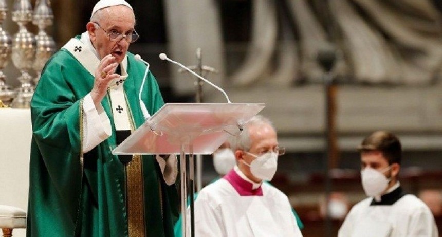 Francisco pide a la Iglesia dejar atr&aacute;s "rutinas desgastadas" y salir al encuentro de la realidad