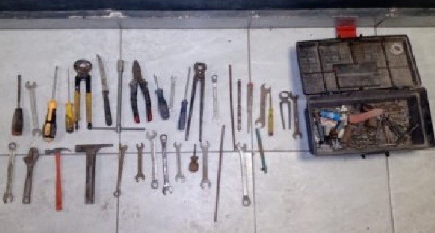 Villa &Aacute;ngela: Restituyen Caja de Herramientas a su Due&ntilde;o 