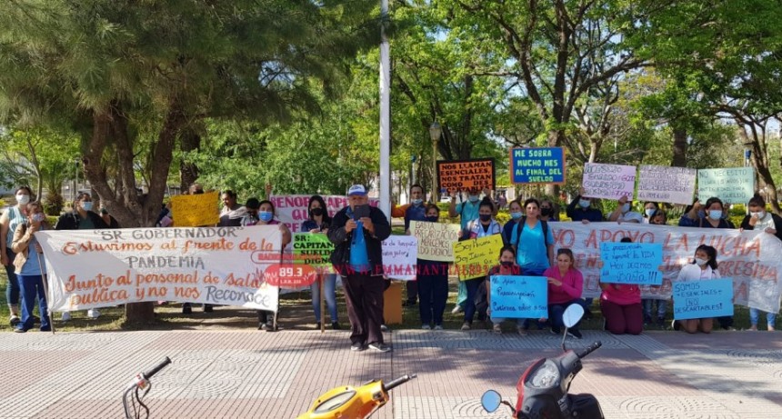 Villa &Aacute;ngela: RENTA M&Iacute;NIMA PROGRESIVA SE MANIFEST&Oacute; EN LA PLAZA CENTRAL | &rdquo;se pasan de mano en mano y no nos dan ninguna respuesta&rdquo;