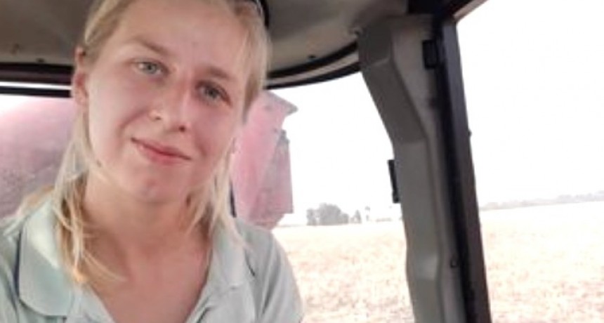 La Villangelense Micaela Guzowski tiene 26 a&ntilde;os y ense&ntilde;a a otras mujeres c&oacute;mo manejar tractores