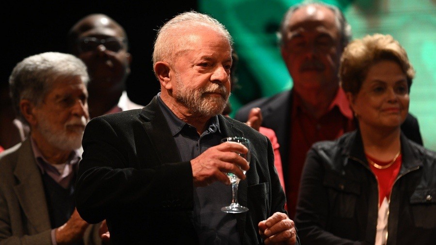 El partido de Lula reverá las 