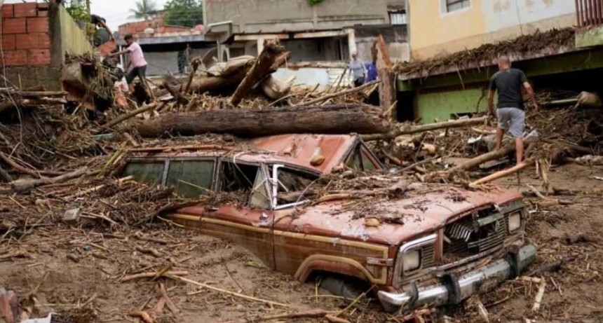 Se elevan a 37 las víctimas fatales por el deslave ocurrido en Venezuela