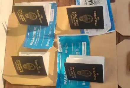 Makalle: Demoran a cuatro bolivianos con pasaportes argentinos falsificados