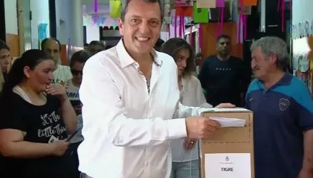 Un Sergio Massa cauto, record&oacute; que "el lunes la Argentina sigue"
