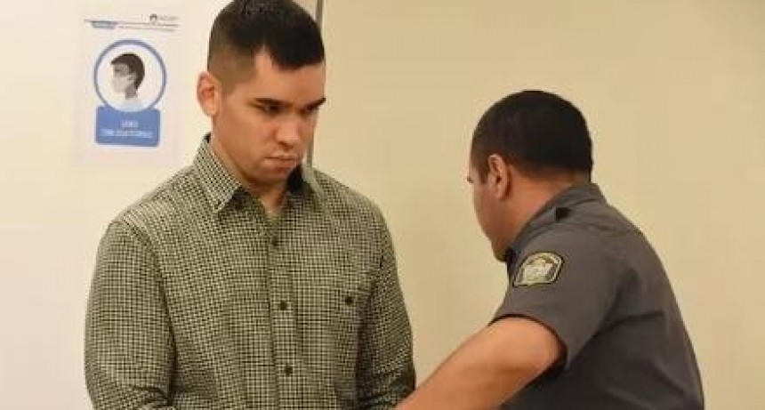 CONDENARON AL POLIC&Iacute;A QUE "LE HIZO UNA BROMA" A UN AMIGO Y LO MAT&Oacute; DE UN TIRO EN EL PECHO