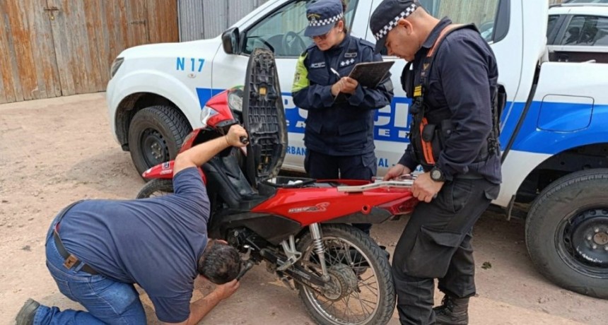 Villa &Aacute;ngela: PERITOS DE POLIC&Iacute;A CAMINERA SECUESTRARON UNA MOTO ADULTERADA