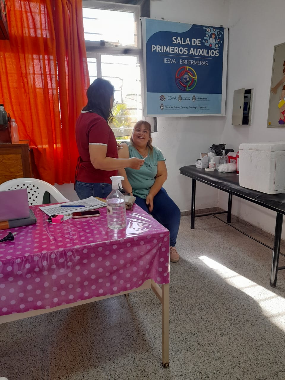 JORNADA DE VACUNACIÓN EN EL INSTITUTO DE EDUCACIÓN SUPERIOR VILLA ÁNGELA 