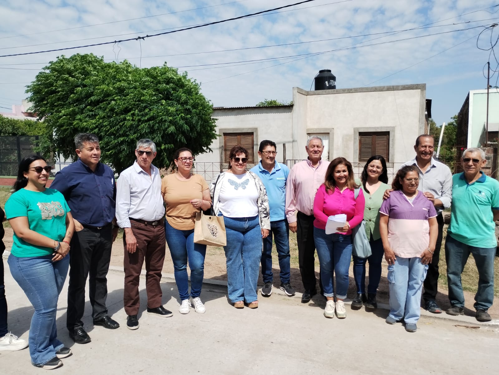 INAUGURACIÓN DE PAVIMENTO EN CALLES HRYNIEWICK, MORENO Y CÉSAR CLARIS EN EL SECTOR OESTE DE VILLA ÁNGELA