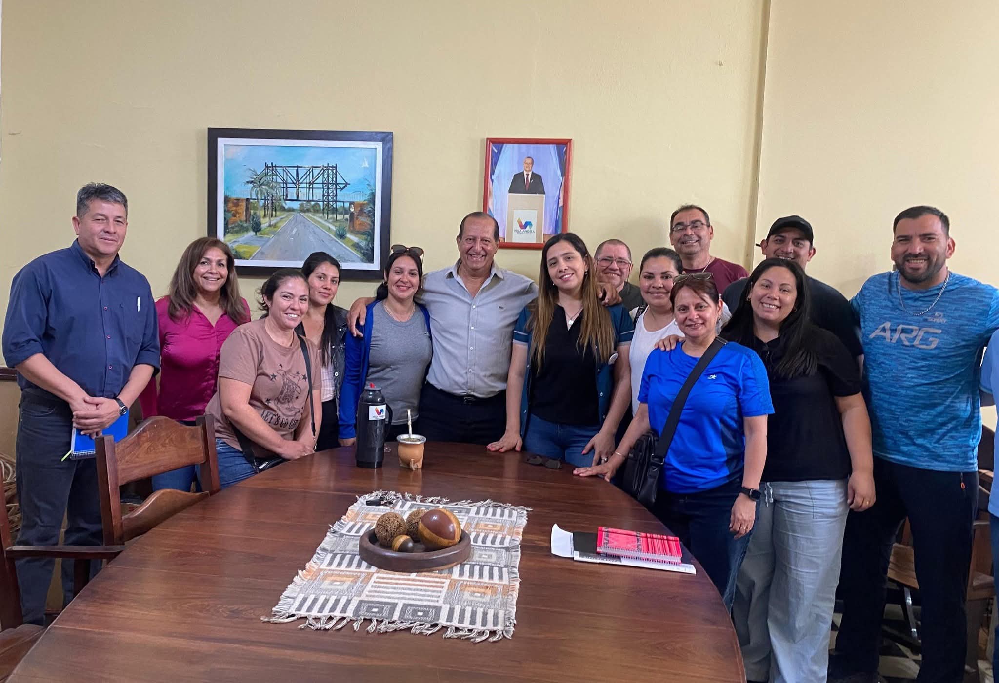 EL INTENDENTE PAPP RECIBIÓ AL EQUIPO DE VÓLEY SUB-12 DEL CLUB UNIÓN PROGRESISTA