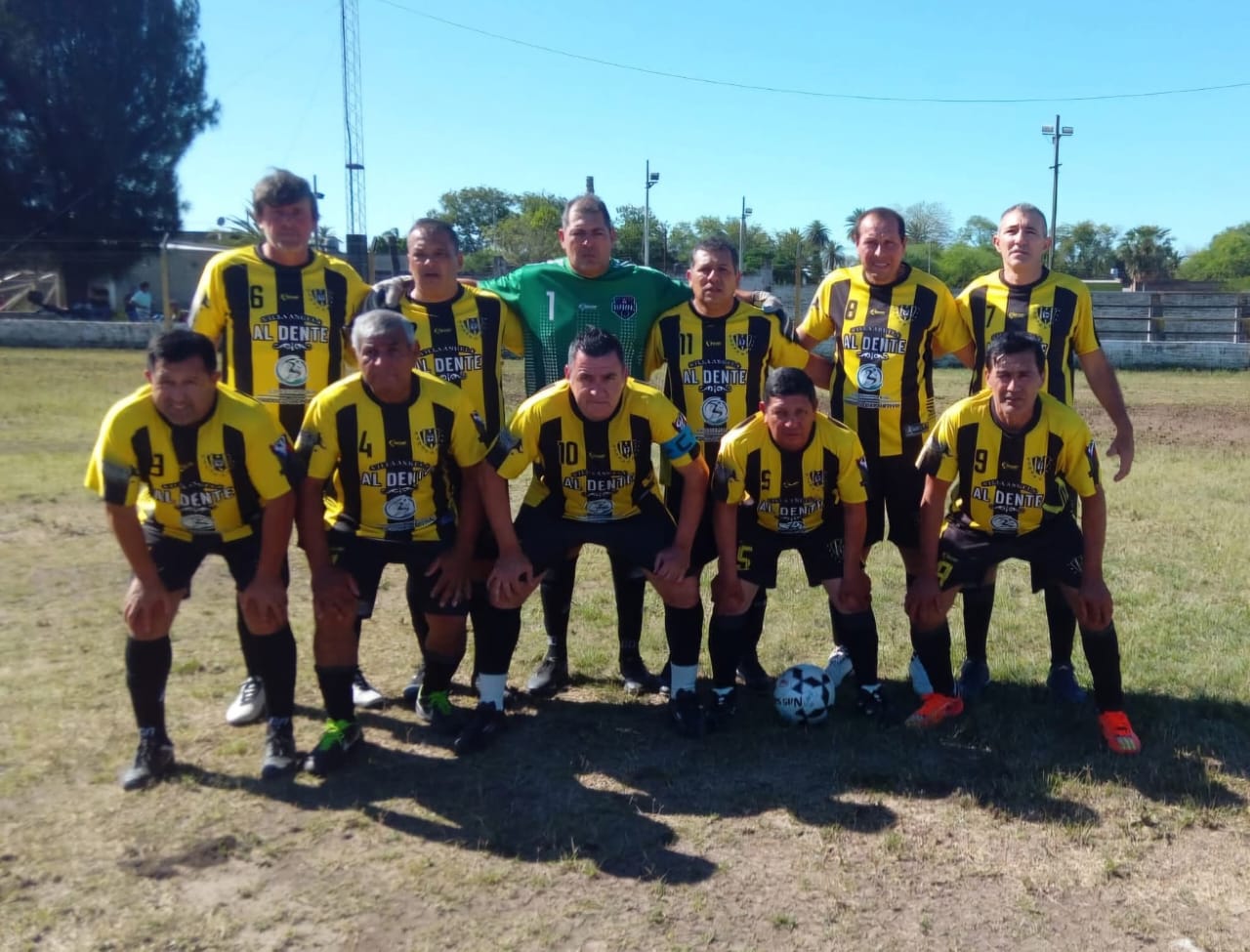 VILLA ÁNGELA: CATEGORÍA +50 DEL CLUB ATLÉTICO REMEDIOS DE ESCALADA SALIÓ CAMPEÓN DE LA 