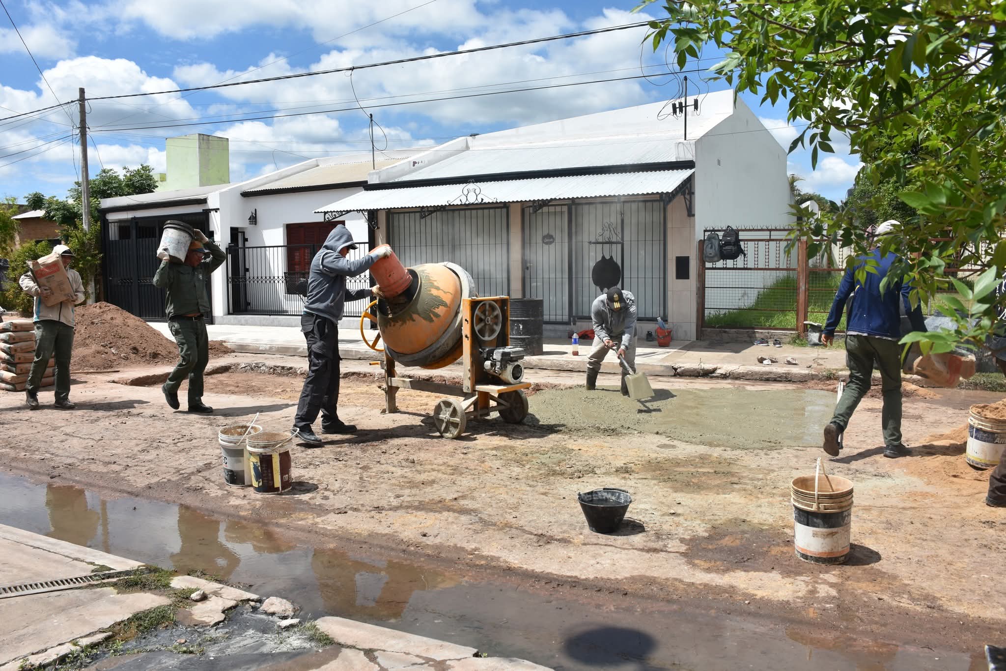 EL MUNICIPIO CONTINÚA CON LAS OBRAS DE BACHEO EN LA CIUDAD