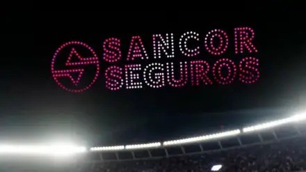 Tras la ola de cr&iacute;ticas, Sancor Seguros pidi&oacute; disculpas por el show de drones en la despedida de Messi