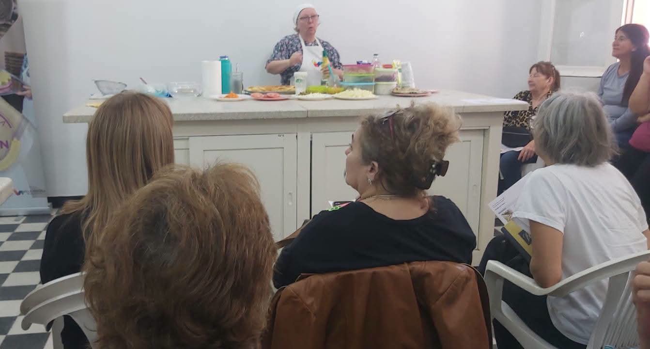 VILLA &Aacute;NGELA: EL MUNICIPIO REALIZ&Oacute; UN NUEVO TALLER DE COCINA PARA CEL&Iacute;ACOS CON RECETAS PARA LAS FIESTAS