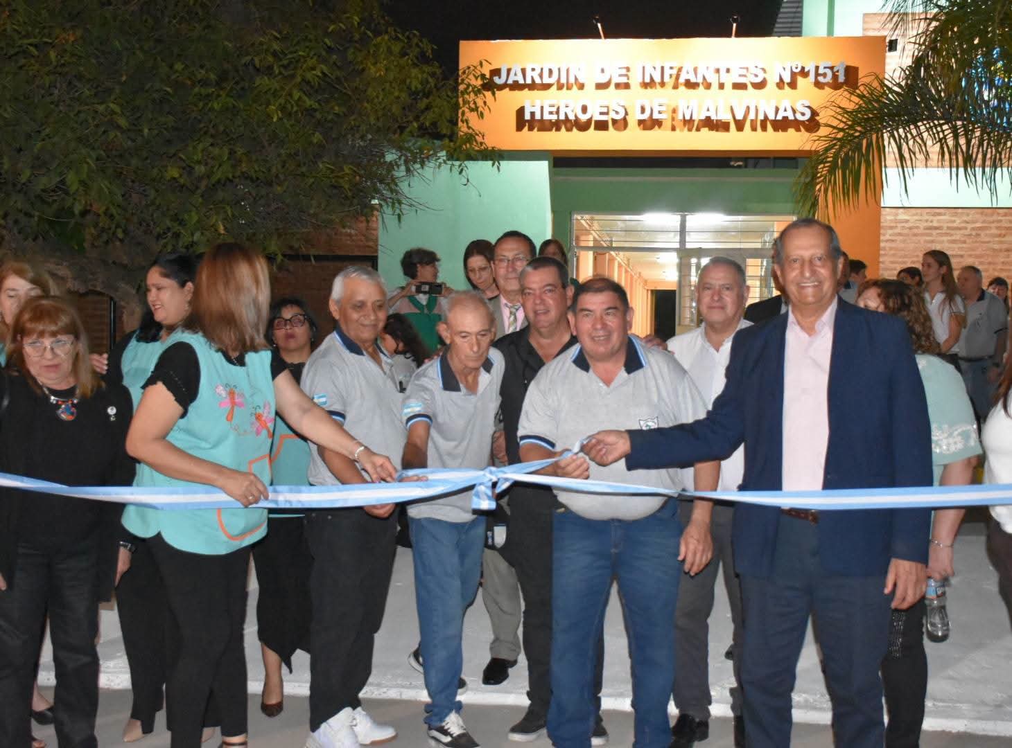 PAPP JUNTO A DIRECTIVOS  DEL JARD&Iacute;N N&deg; 151 &ldquo;H&Eacute;ROES DE MALVINAS&rdquo;, INAUGURARON LAS RAMPAS DE ACCESO