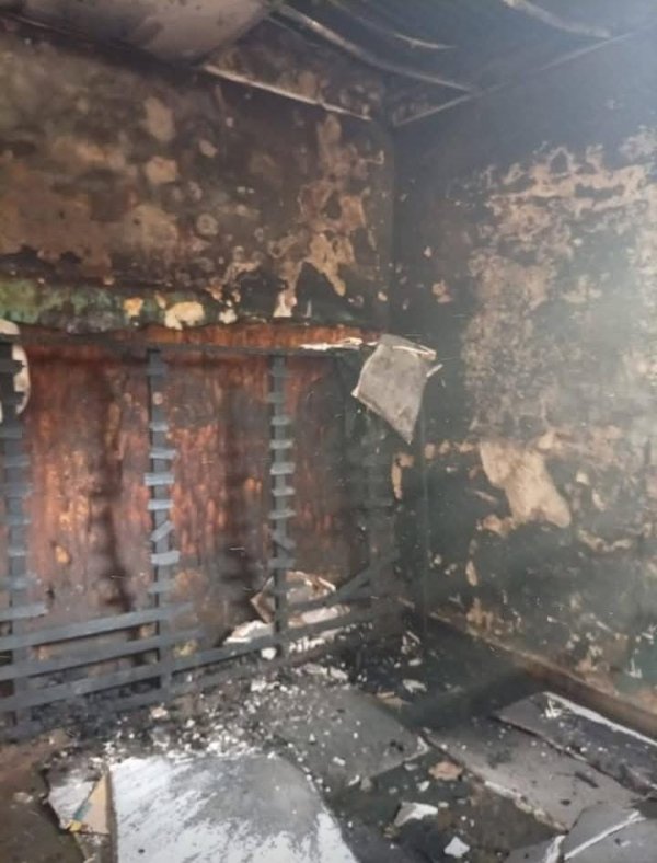 VILLA ÁNGELA: A UN MES DEL INCENDIO, UNA FAMILIA SIGUE ESPERANDO LA AYUDA PROMETIDA PARA RECONSTRUIR SU VIVIENDA
