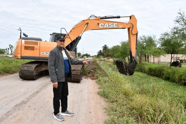 VILLA &Aacute;NGELA: PAPP SUPERVIS&Oacute; LA LIMPIEZA DEL CANAL DE AVENIDA ITALIA QUE PERMITIR&Aacute;  MEJORAR EL ESCURRIMIENTO DEL AGUA