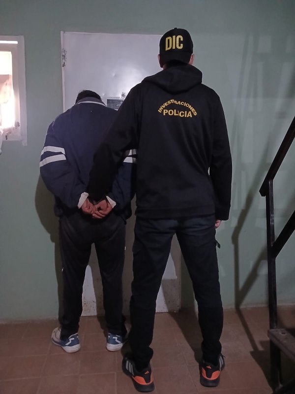 VILLA &Aacute;NGELA: SE PRESENT&Oacute; EN LA POLIC&Iacute;A Y DI&Oacute; DATOS SOBRE EL CELULAR QUE &Eacute;L MISMO SUSTRAJO Y QUED&Oacute; DETENIDO