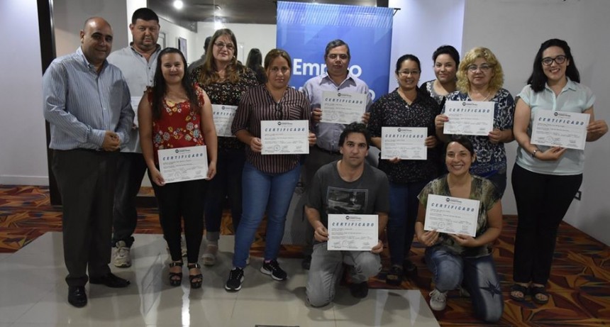 VILLA ÁNGELA: ENTREGA DE CERTIFICADOS DE INTRODUCCIÓN A LA SOLDADURA Y GESTORES DE RECURSOS HUMANOS.