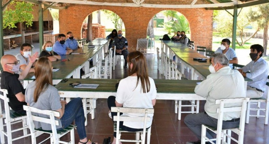 LA MINISTRA DE SALUD PAOLA BENITEZ VISIT&Oacute; VILLA &Aacute;NGELA, ANALIZ&Oacute; LA SITUACI&Oacute;N EPIDEMIOL&Oacute;GICA ACTUAL Y PLANIFICAN LA PREVENCI&Oacute;N DEL DENGUE EN EL SUDOESTE